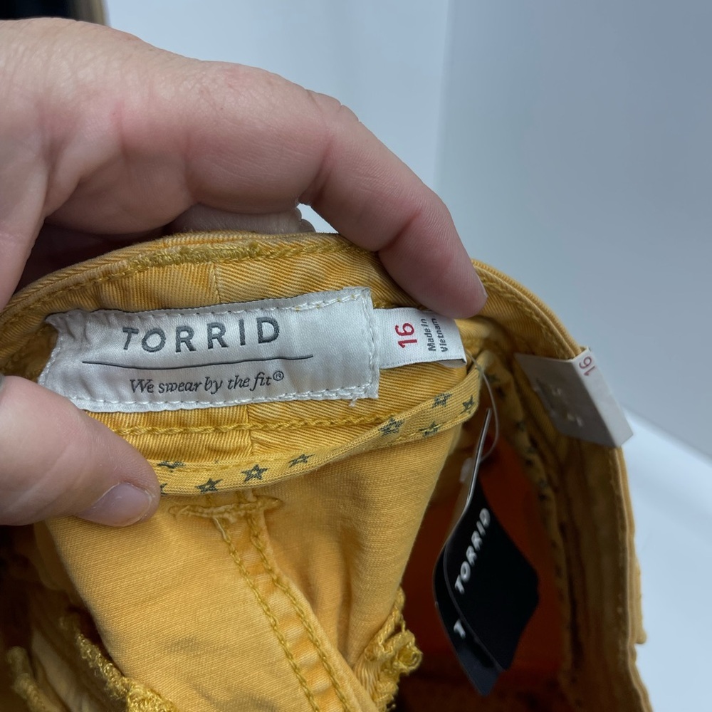 torrid Mustard Roll-Cuff Cargo Shorts - Picture 3 of 3